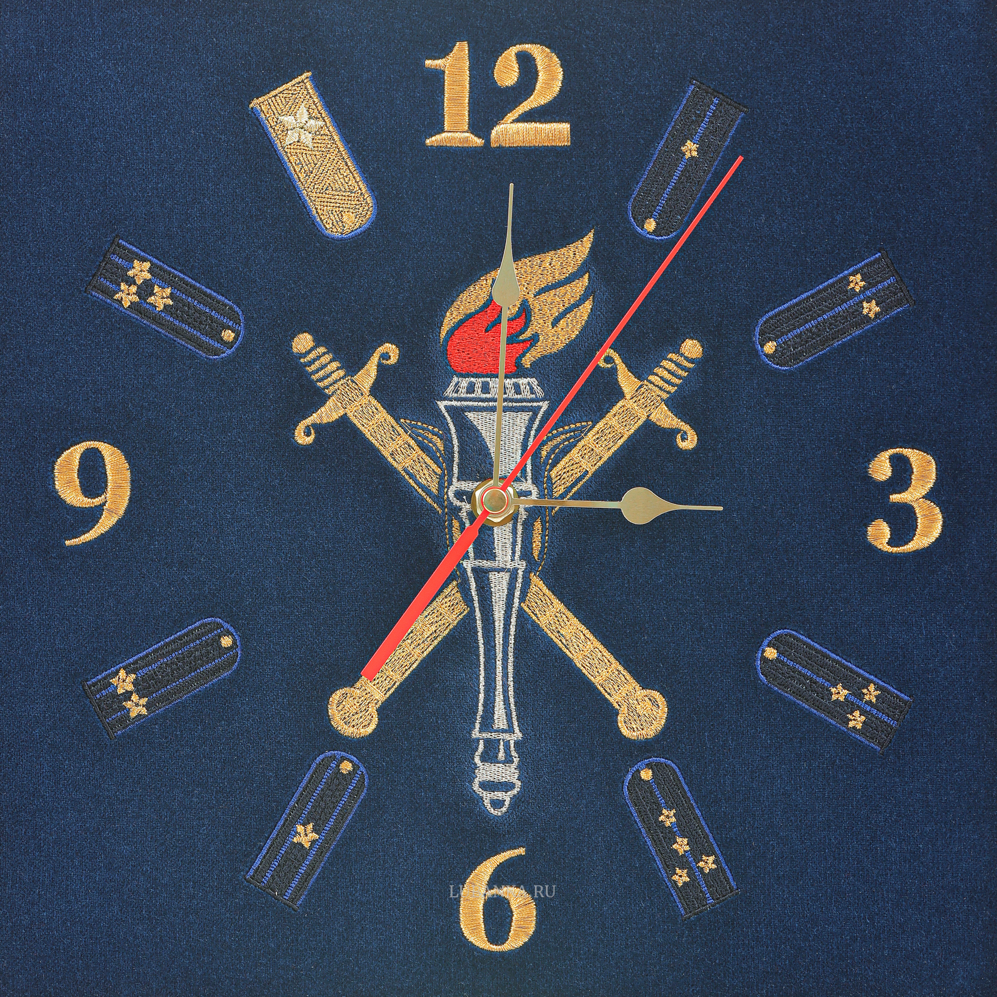 Часы настенные Юстиция